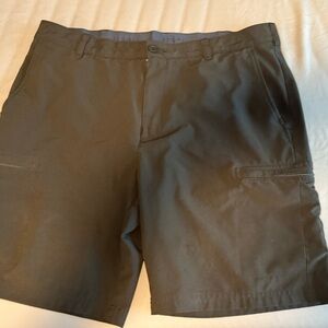 Izod Men's Black Golf/Hybrid Shorts
